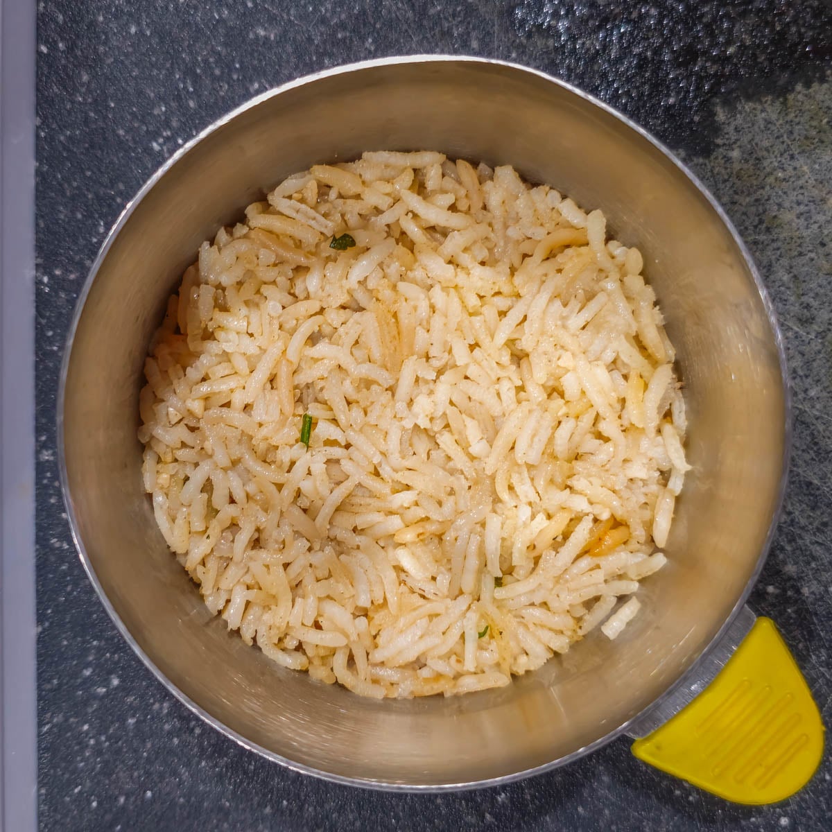 A ring mold with the Peruvian rice first layer.